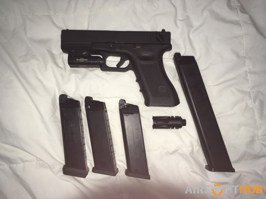 WE Glock 18C w 4x mags - Used airsoft equipment