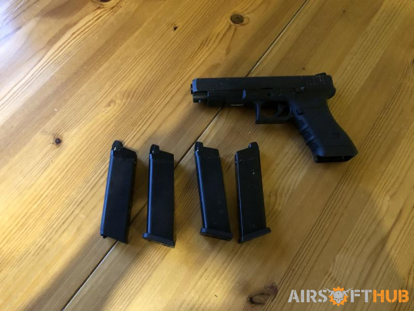 Glock pistol - Used airsoft equipment