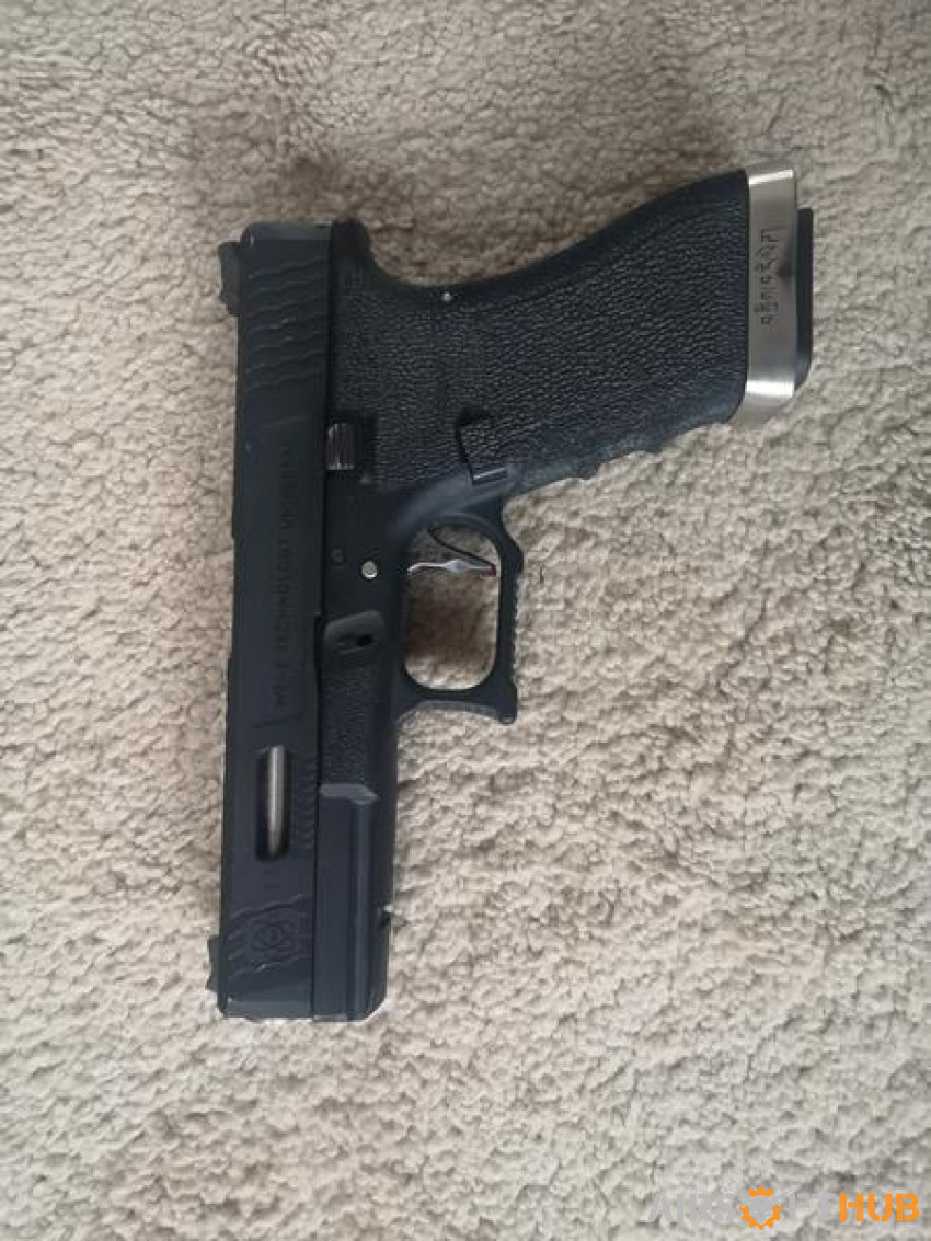 WE G17 Glock GBB - Used airsoft equipment