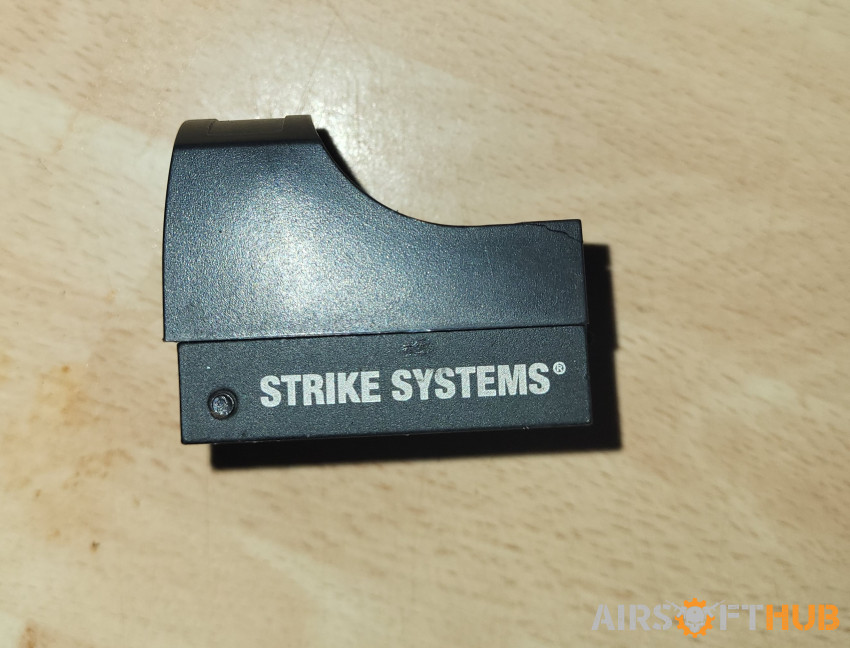 Striker systems red dot - Used airsoft equipment