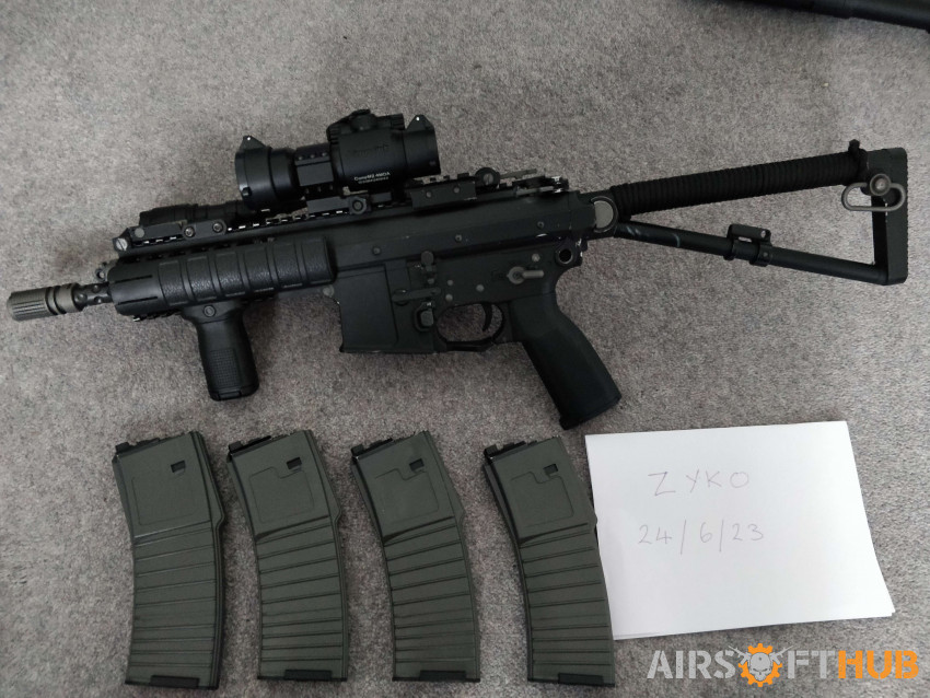 WE PDW 8INCH GBBR + 4 MAGS - Used airsoft equipment