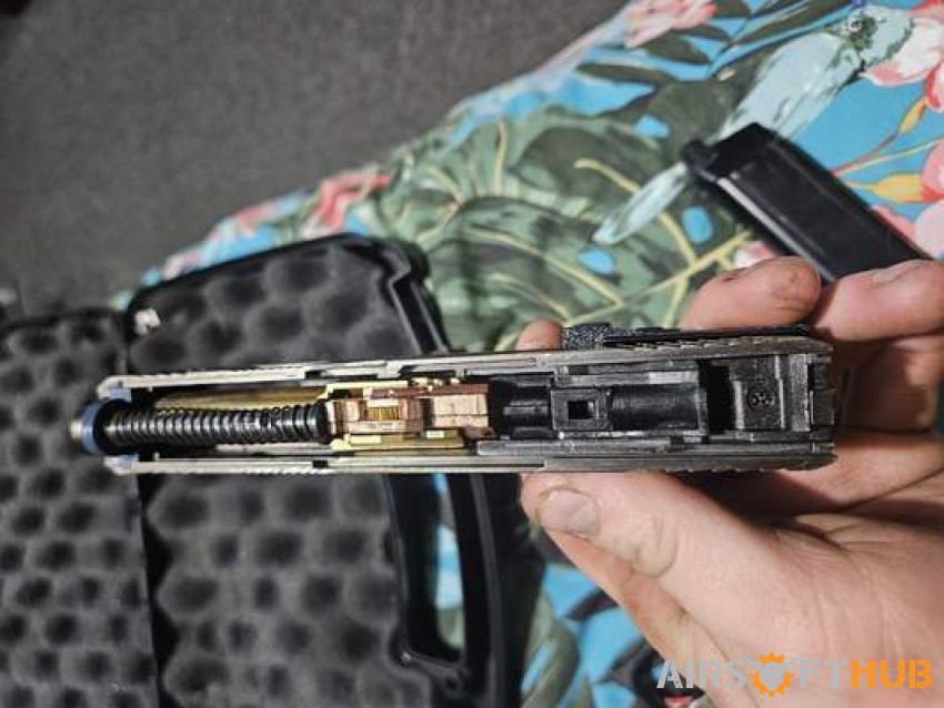 W.E wet edition 19 pistol - Used airsoft equipment