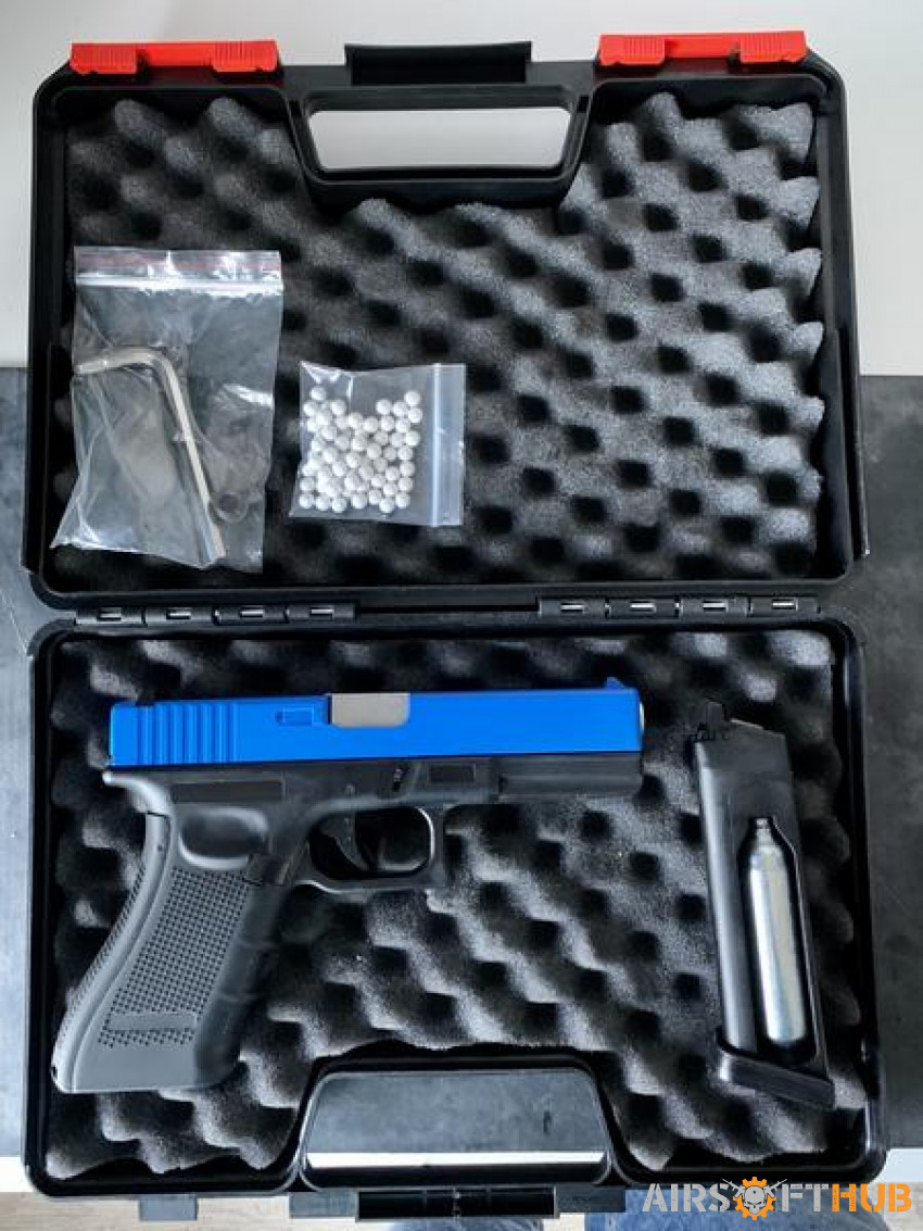 Well G17 G197 Co2 - Used airsoft equipment