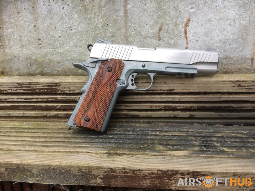 Colt 1911 Co2 Airsoft pistol - Used airsoft equipment