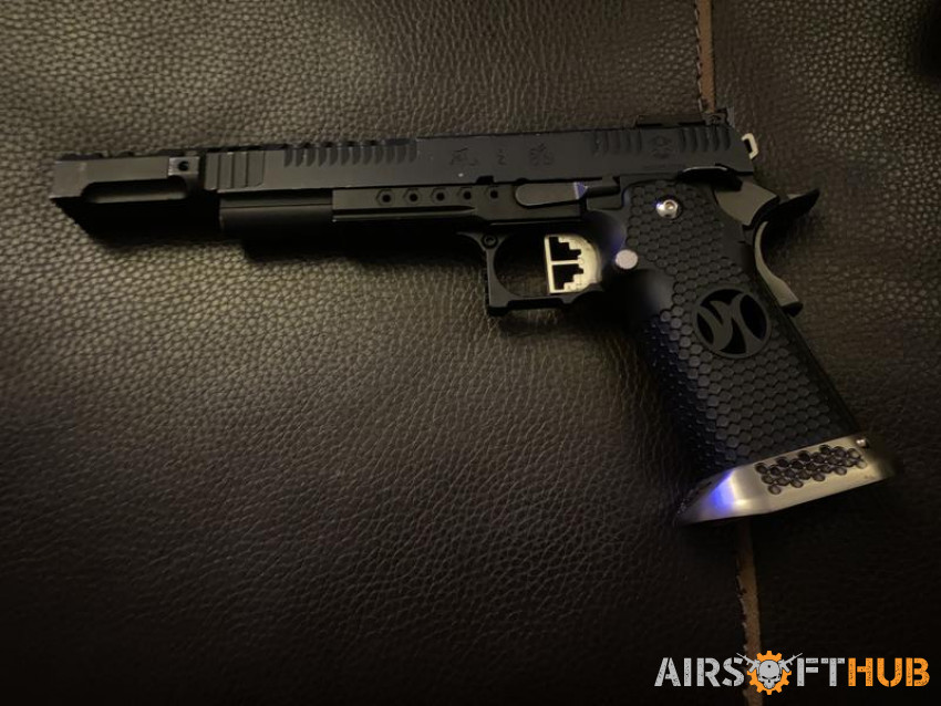 Custom competition pistol AW - Used airsoft equipment