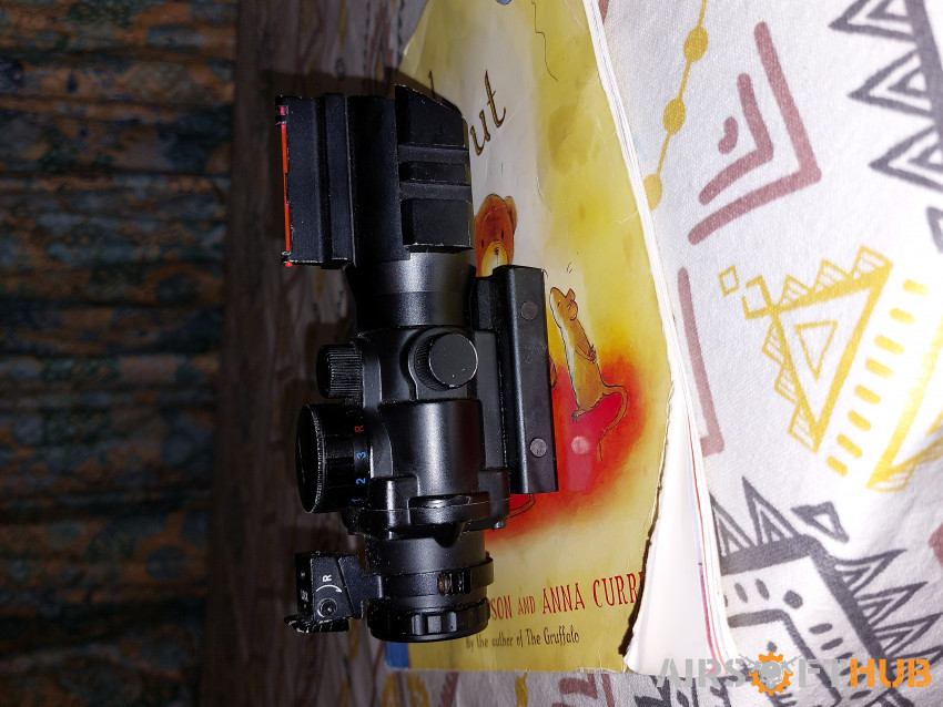 4 x 32 Rhino style scope - Used airsoft equipment