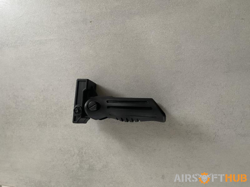 Nuprol vertical grip - Used airsoft equipment