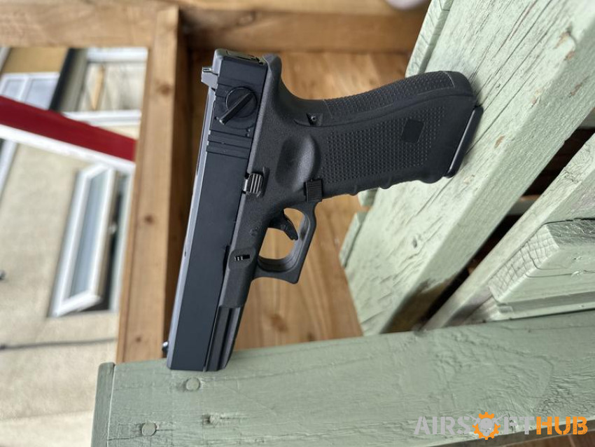 WE Glock17 - Used airsoft equipment