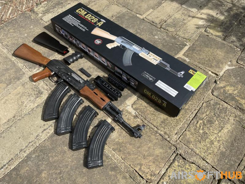 CYMA AK47 - Upgraded + 4 Mags - Used airsoft equipment