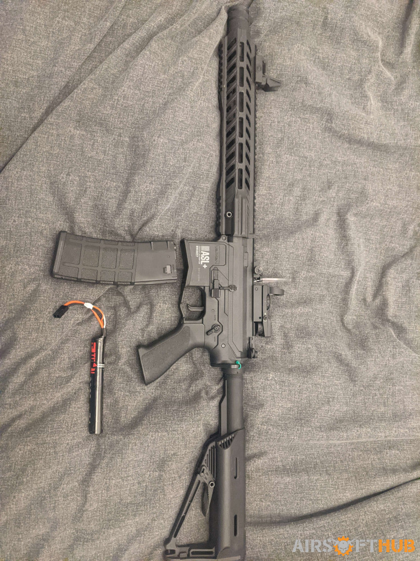 Assault Rifle with battery - Used airsoft equipment