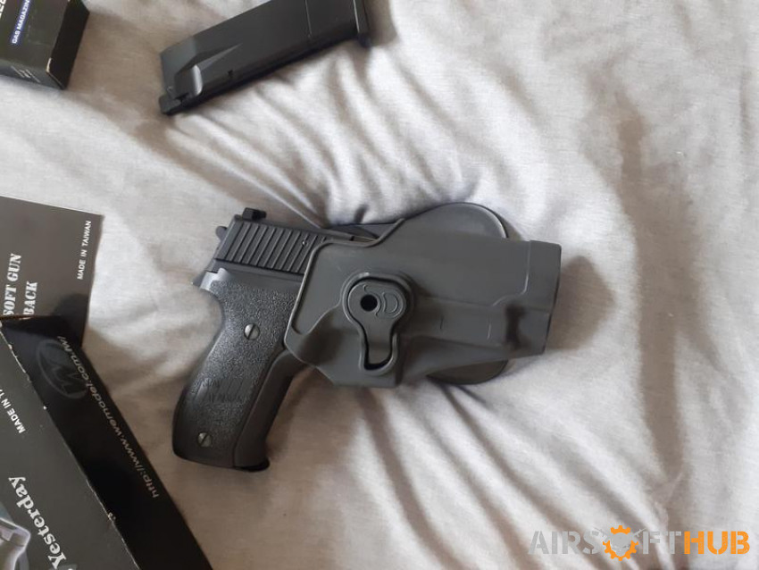 WE sig p226 mags and holster - Used airsoft equipment