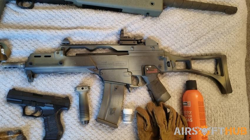 Assortment of guns and kit. - Used airsoft equipment