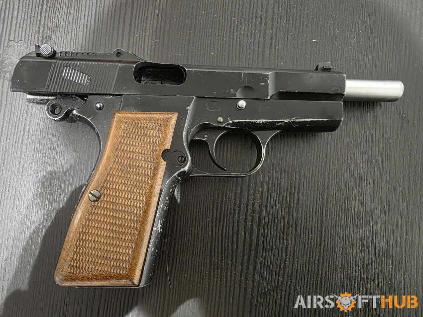 WE Browning Hi Power GBB Pisto - Used airsoft equipment