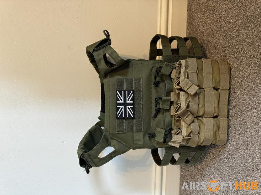 8 Fields Plate Carrier - Used airsoft equipment