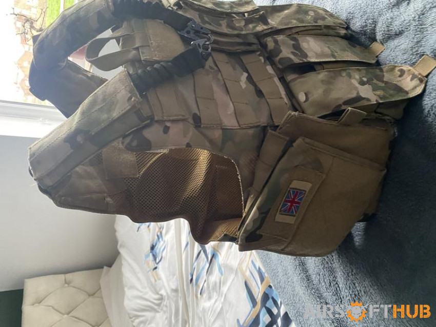 Plate carrier with pouches - Used airsoft equipment