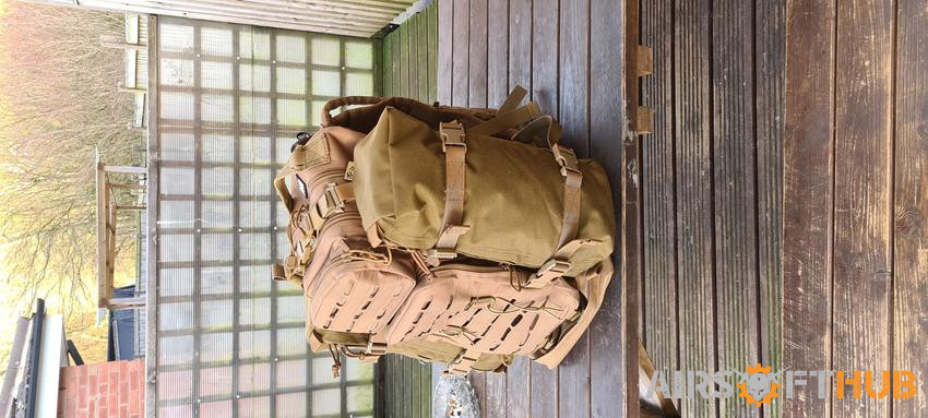 Assault pack with additional e - Used airsoft equipment