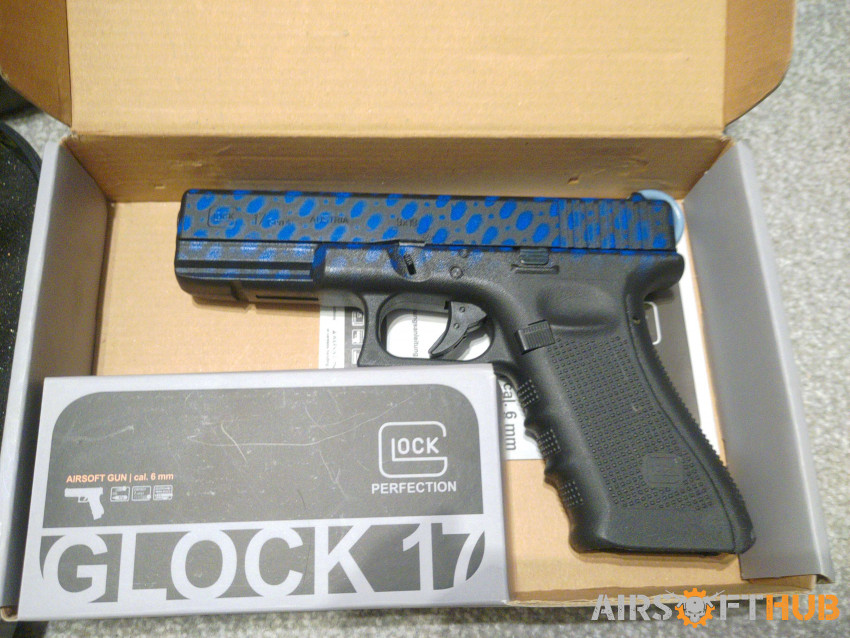 Umarex co2 glock 17 bundle - Used airsoft equipment