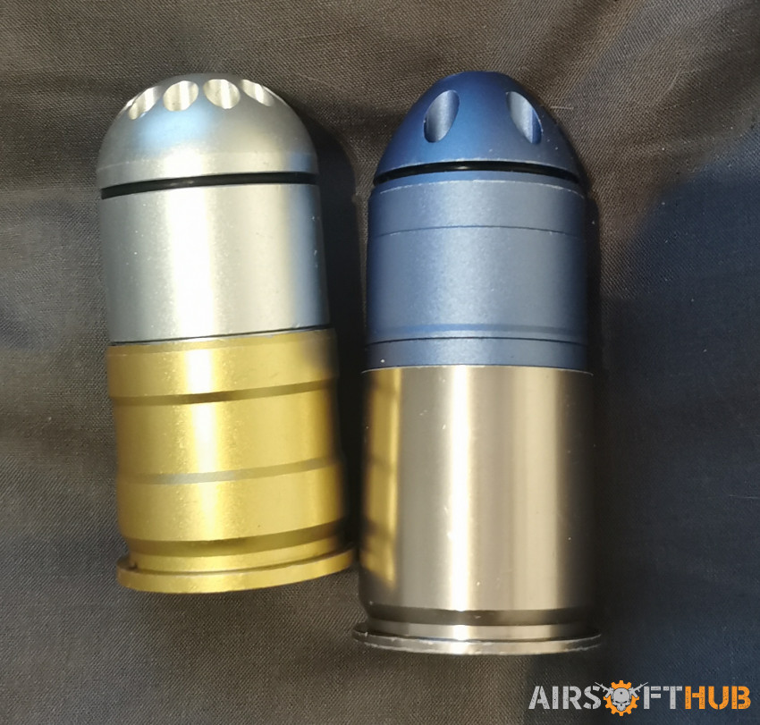 2 faulty grenades - Used airsoft equipment