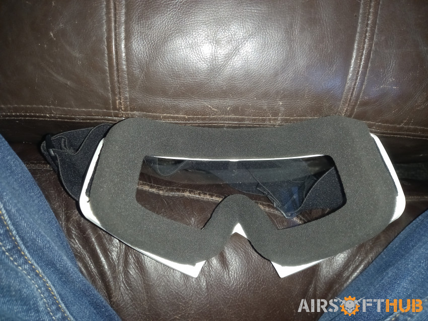 Airsoft goggles eye protection - Used airsoft equipment