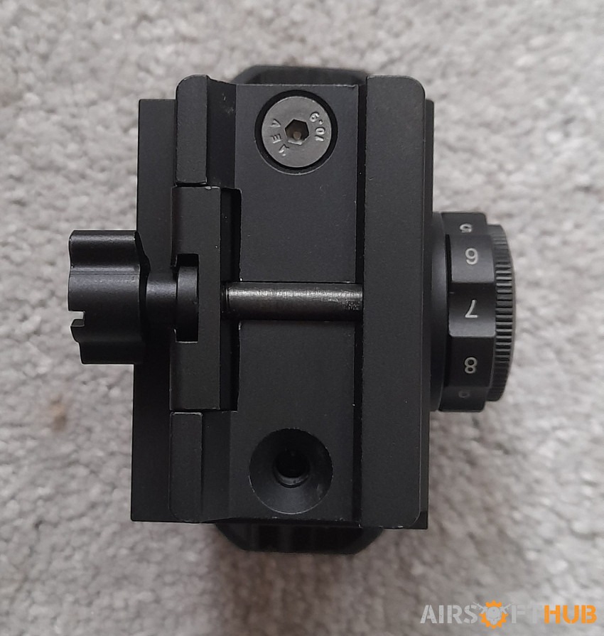TACTICAL RED DOT SIGHT - Used airsoft equipment
