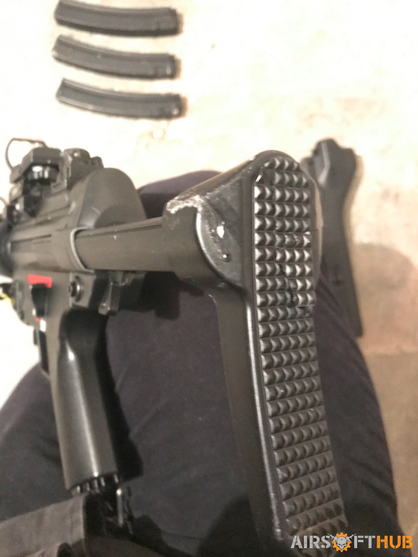 ICS MP5 SD6 4 mags and red dot - Used airsoft equipment