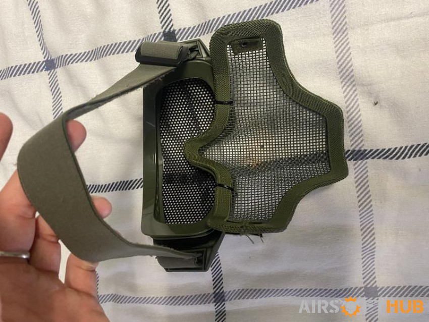 Mesh mask and goggles - Used airsoft equipment