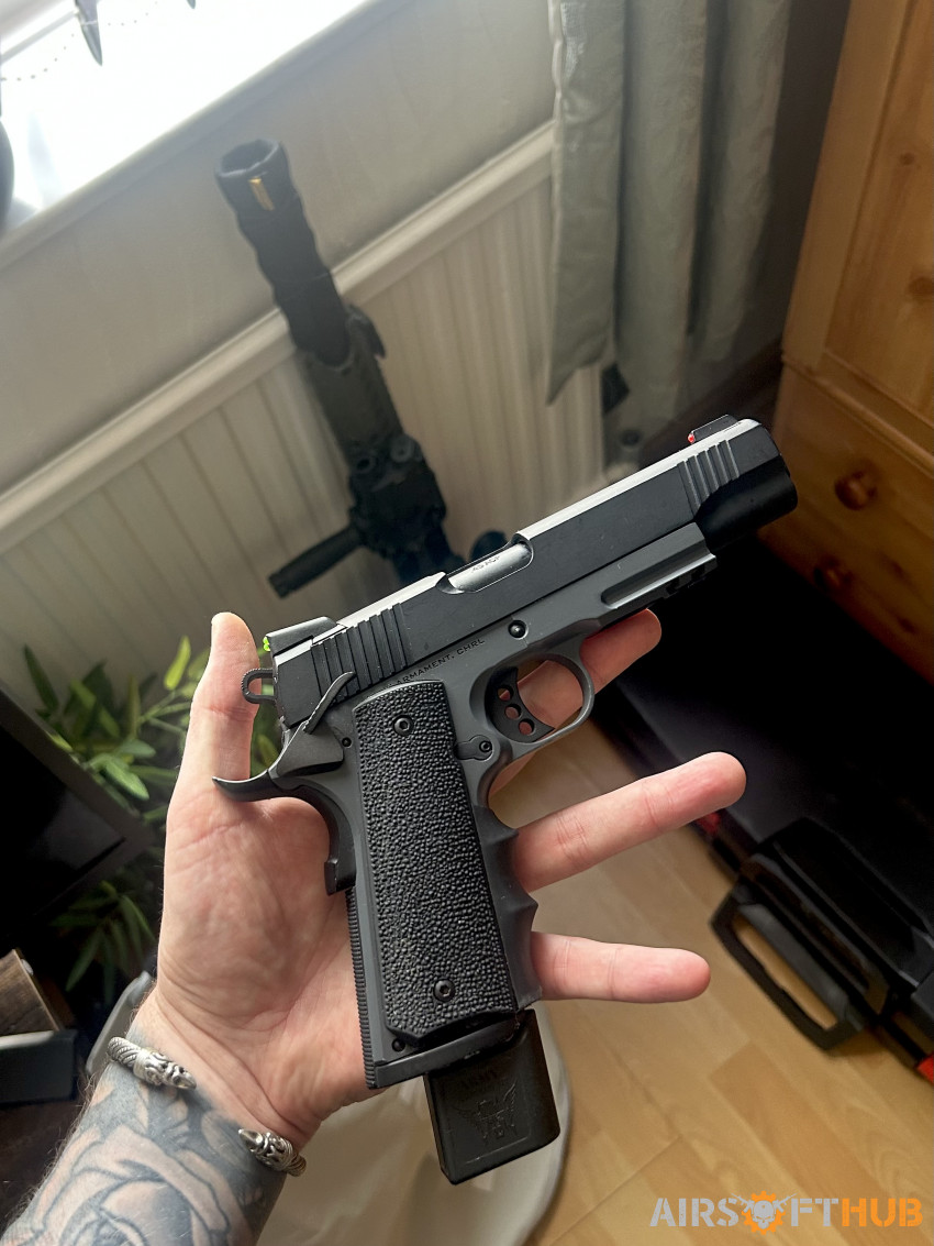 Army Armament R32 1911 - Used airsoft equipment