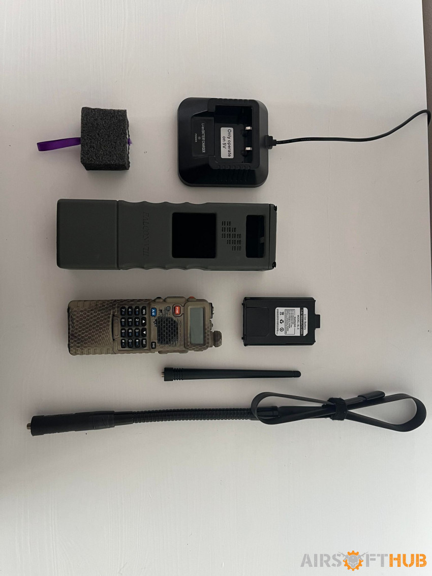 UV-5R Radio + Accessories - Used airsoft equipment