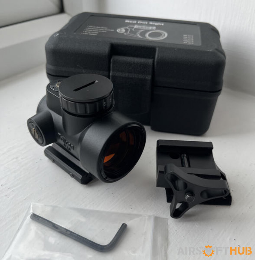 Trijicon MRO style Red Dot - Used airsoft equipment