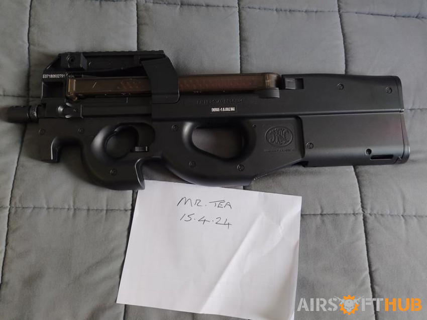 Cybergun P90 - Used airsoft equipment