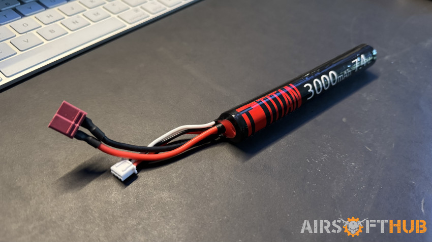 TITAN POWER 7.4v 3000 MAH LIFE - Used airsoft equipment