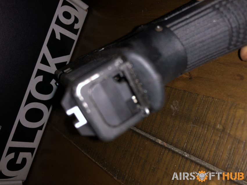 Glock 19 - Used airsoft equipment