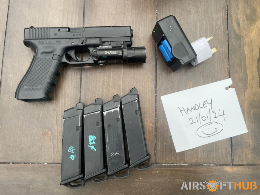 TM Glock 17 1 year old - Used airsoft equipment