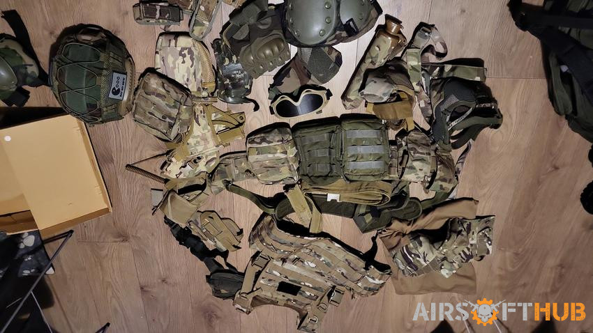 Tactical gear and pouches - Used airsoft equipment