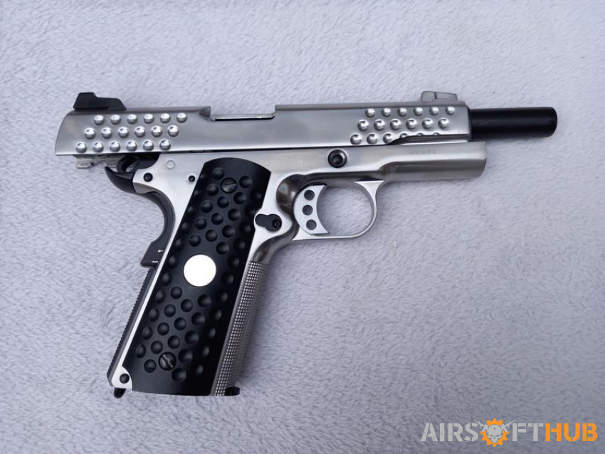WE KNIGHT HAWK 1911 SILVER. - Used airsoft equipment