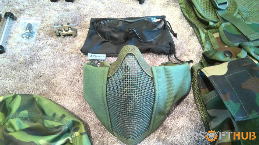 loads of accessories and gear - Used airsoft equipment