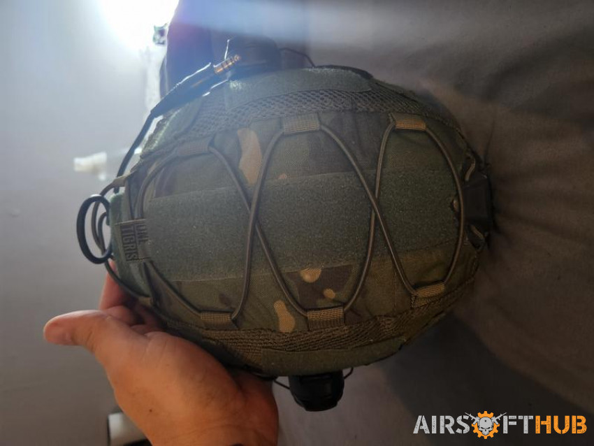 Duel comms Fast helmet - Used airsoft equipment