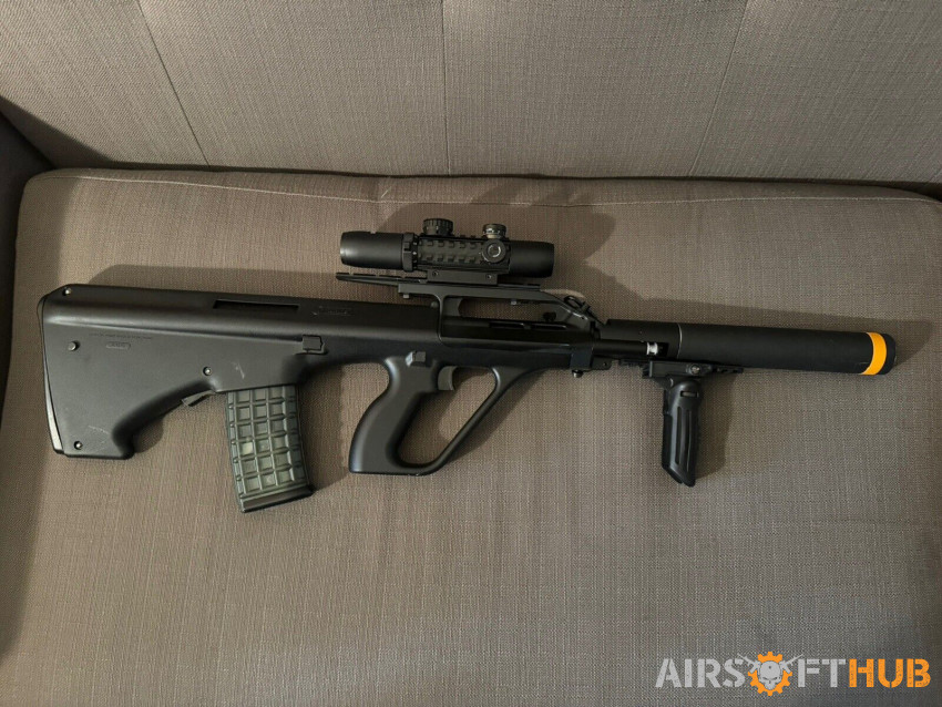 ARMY AUG AEG AIRSOFT - Used airsoft equipment