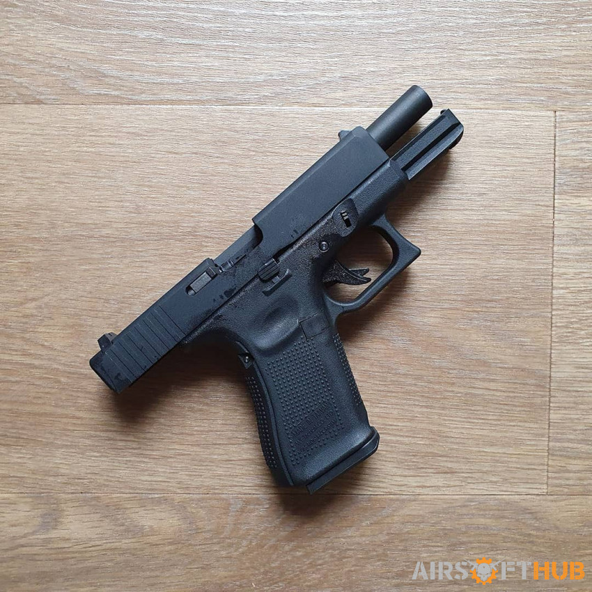 WE G19 GEN5 GAS AIRSOFT PISTOL - Used airsoft equipment