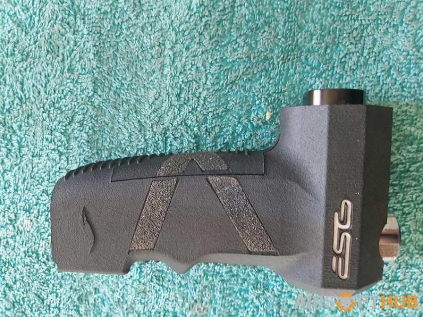 Esg grip and wolverine reg - Used airsoft equipment
