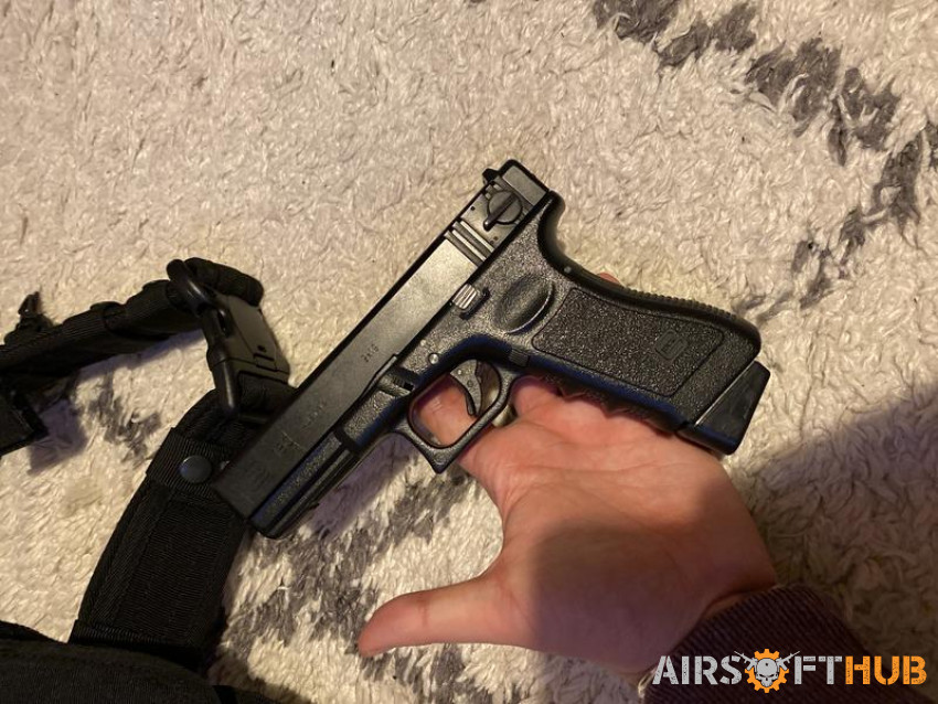 Gas Glock and holster belt - Used airsoft equipment