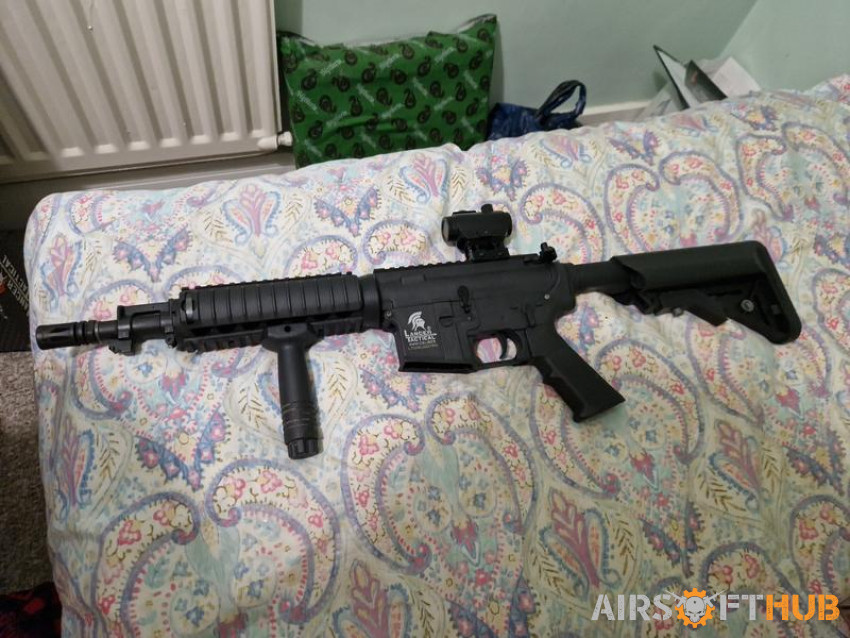 AIR SOFT GUN AND KIT - Used airsoft equipment