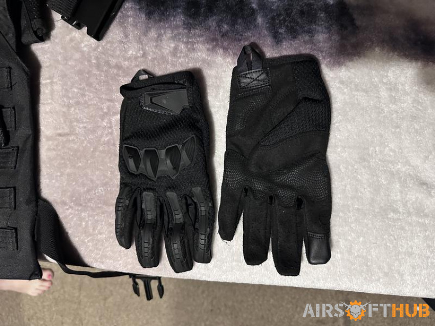 Tactical gloves - Used airsoft equipment