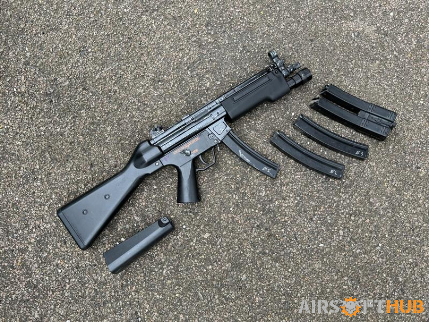 Cyma MP5 with Surefire Torch - Used airsoft equipment