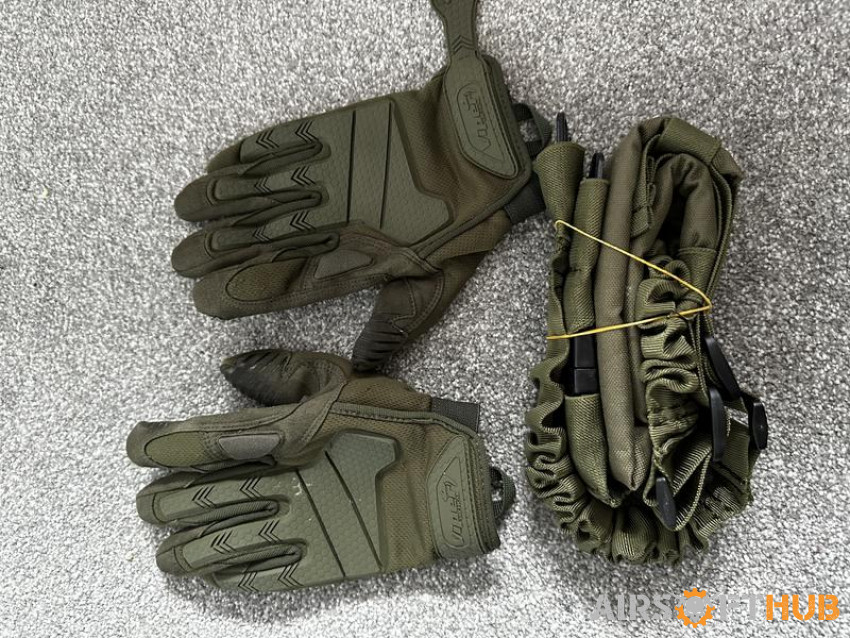 Green gloves and sling - Used airsoft equipment