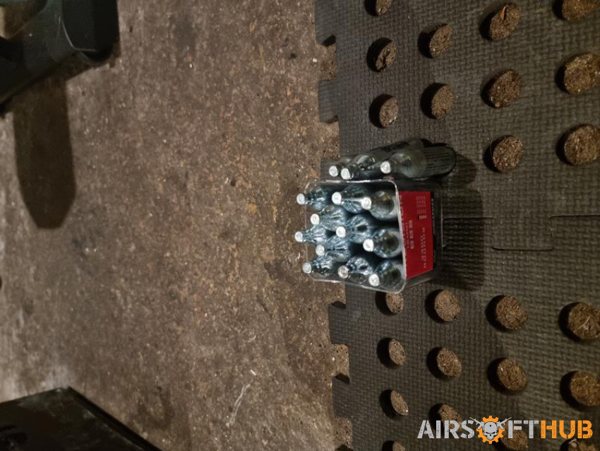 Launching device + more - Used airsoft equipment