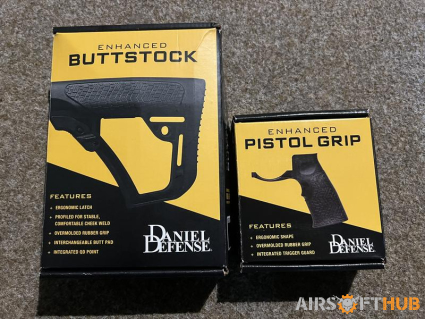 Daniel defence buttstock,grip - Used airsoft equipment