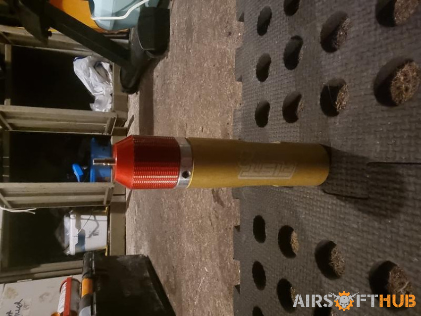 Launching device + more - Used airsoft equipment