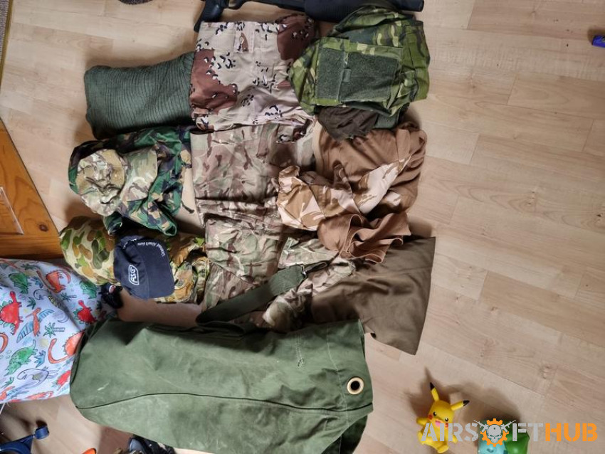Mixed clothing - Used airsoft equipment