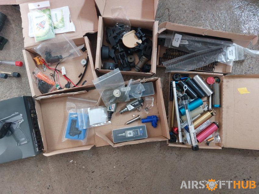 Scopes, bits and pieces. - Used airsoft equipment